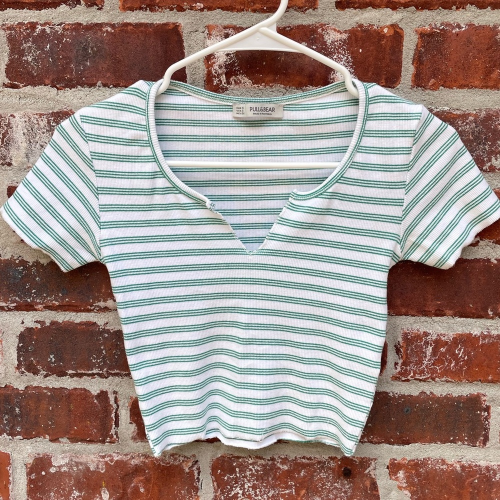 Pull & Bear V neck green white striped crop top Size Small